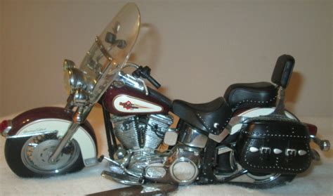 Harley Davidson Franklin Mint Heritage Softail Classic Diecast Motorcycle