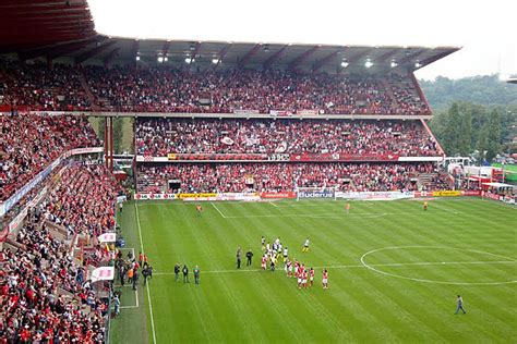 We did not find results for: Stade Maurice Dufrasne - Stadion in Liège-Sclessin (Luik)