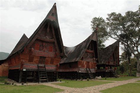 Ternyata 3 rumah adat indonesia ini ada di eropa via www.rumahku.com. Rumah Adat Batak Toba Bolon - Ceria kc