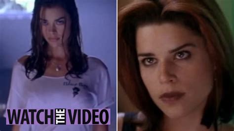 denise richards reunites with wild things sex scene partner neve campbell amid brandi glanville