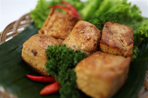 Masak hingga bumbu meresap dan kuah mengering. Resep Tahu Bacem Mudah Dan Enak | Resep Masakan Indonesia
