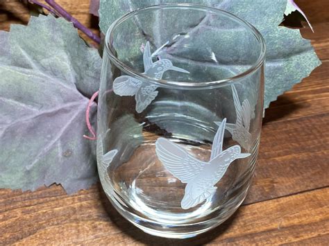 Hummingbird Stemless Wine Glass Personalize Hummingbirds Glass Etsy