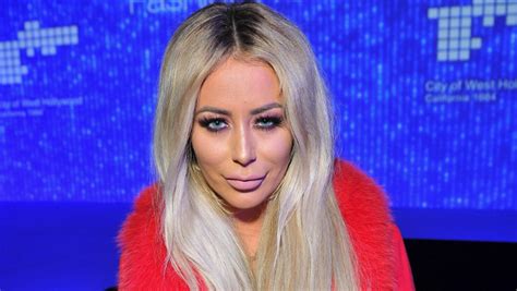 Aubrey Oday Claims Male Flight Attendant Forced Her To Undress Iheart