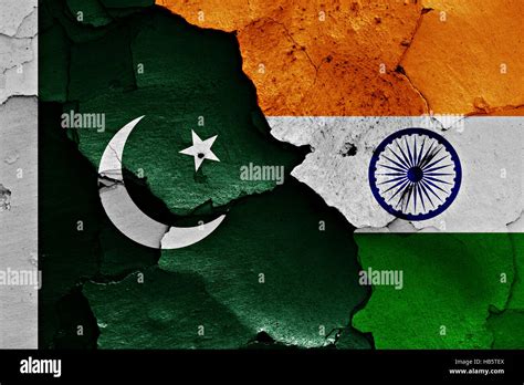 Flags Of Pakistan And India Painted On Cracked Wall Stock Photo Alamy