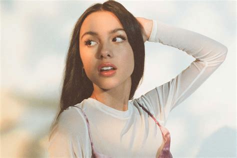 Olivia Rodrigo Il Nuovo Singolo Deja Vu Cherry Press