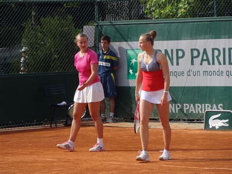 Barbora krejčíková se po třech týdnech vrátila z francouzského turné trochu jako jiná tenistka. John Holcomb´s blog: František Čermák a Lucie Hradecká ...