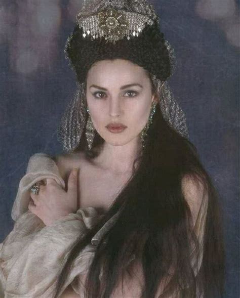 Pin By Richmondes On Bram Stokers Dracula 1992 Monica Bellucci