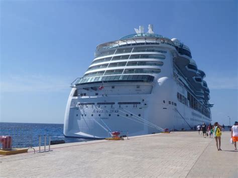 A review, with pics, of my first Royal Caribbean cruise on the Jewel of