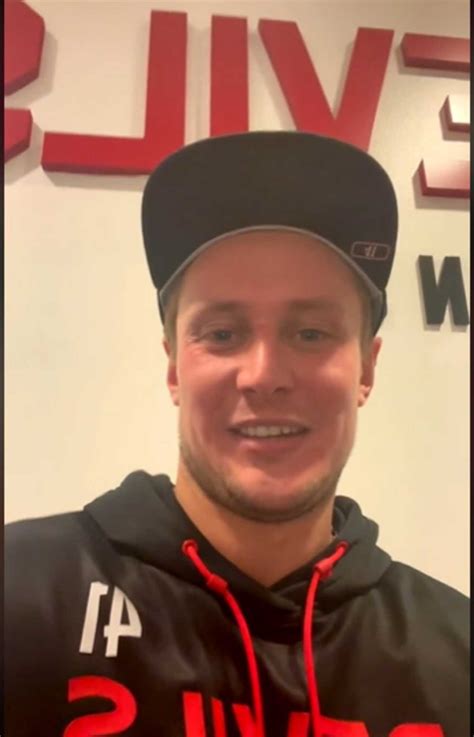 NJ Devil Vítek Vaněček Hands Out Friendship Bracelets To Teammates On