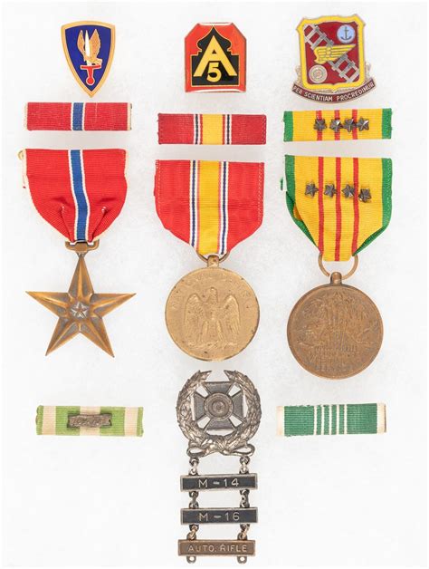 Sold Price Vietnam War Medals And Ribbons 12 April 2 0122 1000