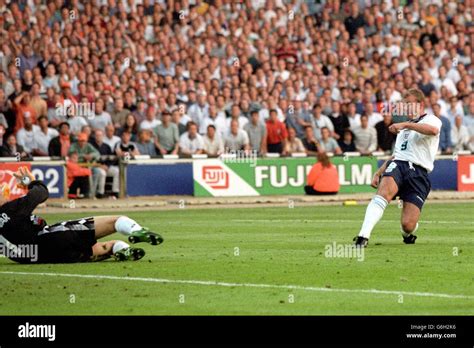 Fußball Euro 96 Gruppe A England Gegen Niederlande Wembley Stadium Englands Alan