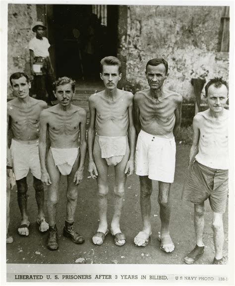 Liberated American Pows At Bilibid Prison Muntinlupa 1945 The Digital Collections Of The