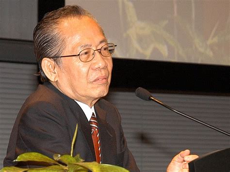 He was honoured with emeritus professor title by the university of malaya in 2001. Prof Emiretus Tan Sri Khoo Kay Kim - ~Diari Hatiku~