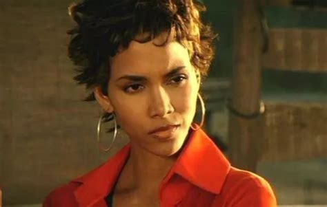 Halle Berrys Sexiest On Screen Moments From Spied On Sex To