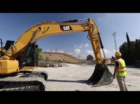 This is going to be a size comparsion video of the cat 330dl next to the cat 365bl. Cat® Next Generation Excavators: Walkaround 320 Size Class ...