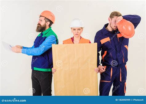 Builder Engineer Architect Argue At Work Men And Woman Stock Image Image Of Architect