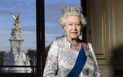 Official Diamond Jubilee Portrait Of Queen Elizabeth Ii Queen