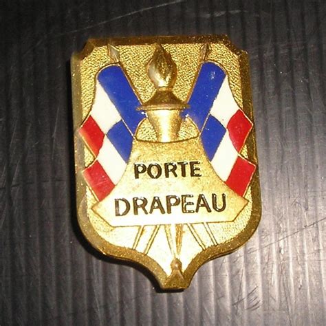 It is known to english speakers as the french tricolour or simply the. Médaille-broche Porte drapeau - Broc23