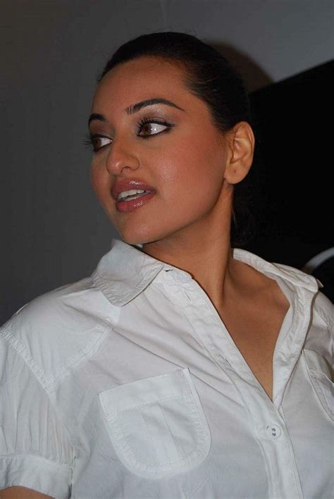 Sonakshi Sinha Indian Bollywood Actress Bollywood Actress Hot Photos Beautiful Bollywood