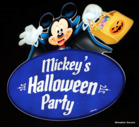 Halloween Party Throw Down Disney World Vs Disneyland The Disney