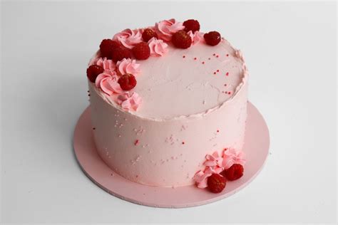 Vanilla Raspberry Cake Limonium