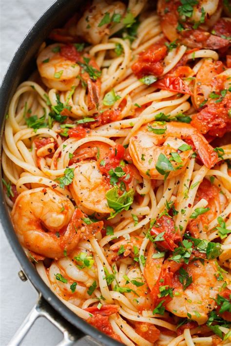 Summer Time Shrimp Pasta With Spicy Garlic And Tomatoes Sauce Dinner