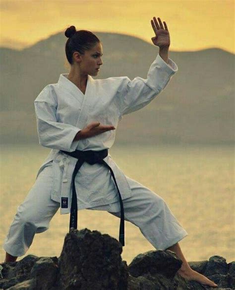 Pin By Patatrac On Karaté Martial Arts Photography Female Martial