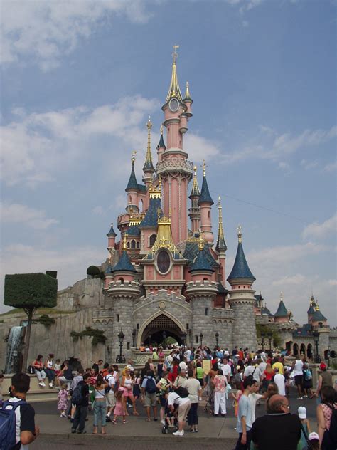 Top Five Attractions Disneyland Park Paris Remain