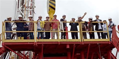 The company is engaged in supporting services for operational activities of reworking wells, and oil and gas well maintenance. MNC Sekuritas Ajak Nasabah Kunjungi Rig Ginting Jaya Energi