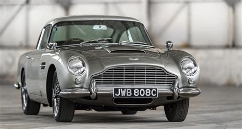La Véritable Aston Martin Db5 Du Film Goldfinger Aurait été Retrouvée