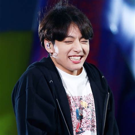 This year, as we potentially await new couples to be revealed in 2021, certain fans have been circulating rumors surrounding idols in order to bring attention to their. Maknae Corner: What Do BTS Jungkook And BLACKPINK Lisa ...