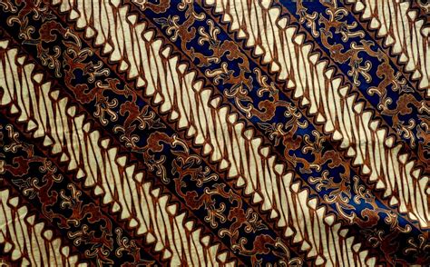 Corak Batik Khas Solo Kimberly Hudson