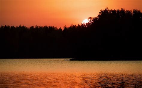 Download Wallpaper 2560x1600 Lake Sunset Dusk Reflection Water
