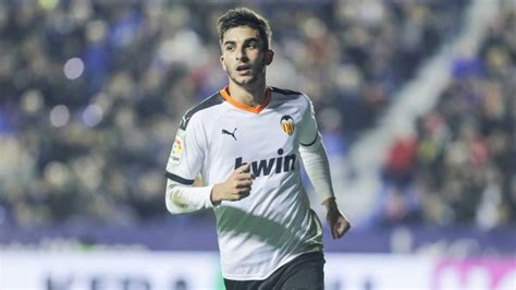 Торрес ферран / torres garcía ferran. Real Madrid linked with Valencia's Ferran Torres