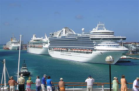 Aruba Three Cruise Ships Three Cruise Ships Carrying A T Flickr