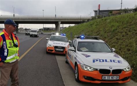 Its Back To The Drills For More Than 1000 Recently Graduated Jmpd Officers