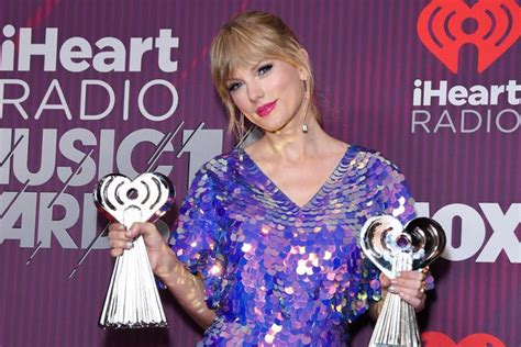 Iheartradio Music Awards Taylor Swift Slams Doubters Praises Fans
