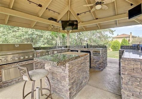 Browse outdoor decorating ideas and remodel inspiration, including unique landscapes, pools, porches outdoor entertaining at it's best. 37 Outdoor Kitchen Ideas & Designs (Picture Gallery) - Designing Idea