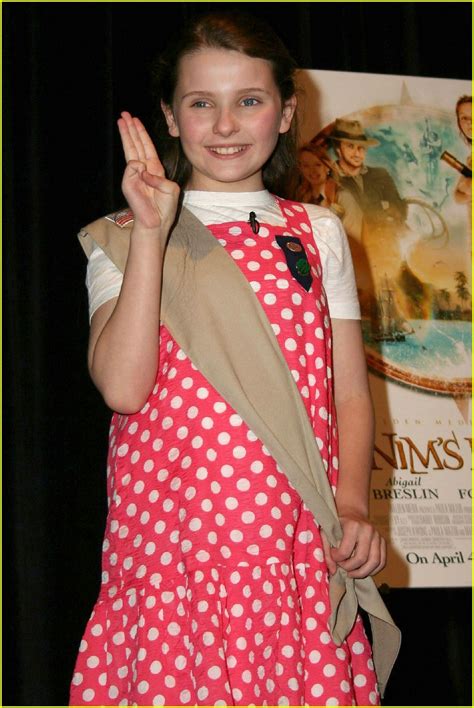 Abigail Breslin Enters Girl Scout Central Photo 1025111 Abigail Breslin Pictures Just Jared