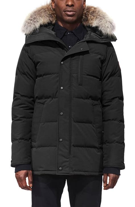 Dies ist eine gute möglichkeit, den wind aus ihren ohren zu halten, wenn ein sturm aufbläst. Canada Goose Pelz Jacke Herren Ohne Fell Herkunft Echtpelz ...