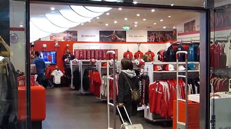 Rate your shopping experience with fc bayern: FC Bayern Munich Fan Shop @ Munich Airport (MUC) HD - YouTube