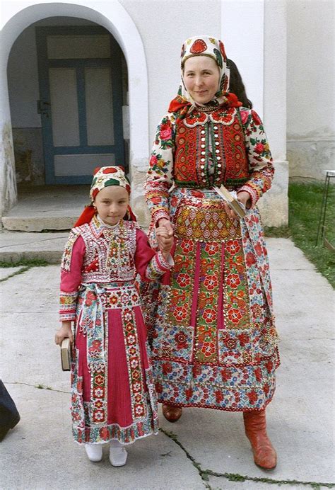 Kalotaszeghungarian Folk Tradition Magyar Népviselet Erdély