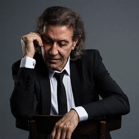Albert Hammond: The Stables, Milton Keynes - live review