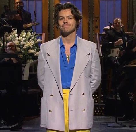 cut to harry styles playing piano. Pin by Amanda on Harry Styles in 2020 | Harry styles snl ...