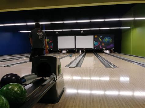 Bowling Alley Pins N Strikes Reviews And Photos 3443 Laguna Blvd