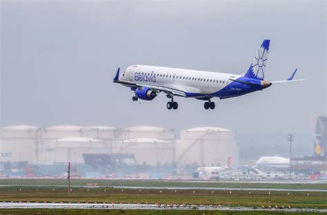 Als ich hörte, dass das flugzeug nach weißrussland zurückkehrt, sah ich seine reaktion. Sanktion in Kraft: EU schließt Luftraum für Flugzeuge aus ...