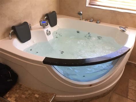 I love the idea of a jacuzzi tub, but worry about their reliability. Jacuzzi bath tub | in Blackburn, Lancashire | Gumtree