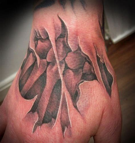 Rip Skin Tattoo On Hand Hand Tattoos Zerrissene Haut Tattoo Herren