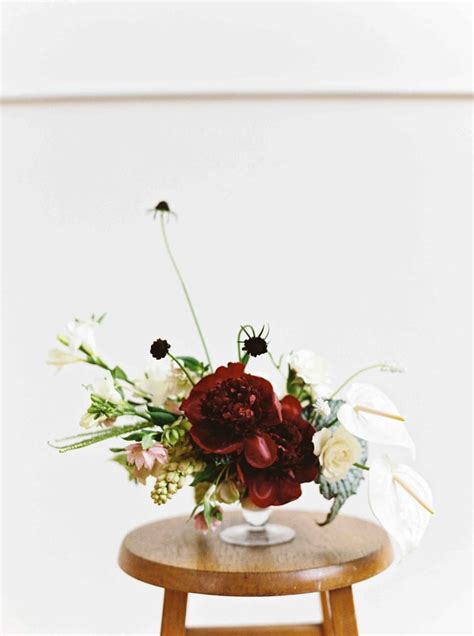 Mayesh Design Star Floral Pin Frog And Compote Arrangement