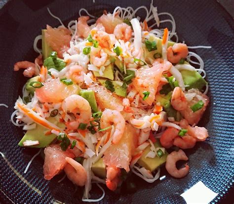 Salade Thaï avocat crabe crevettes et pamplemousse